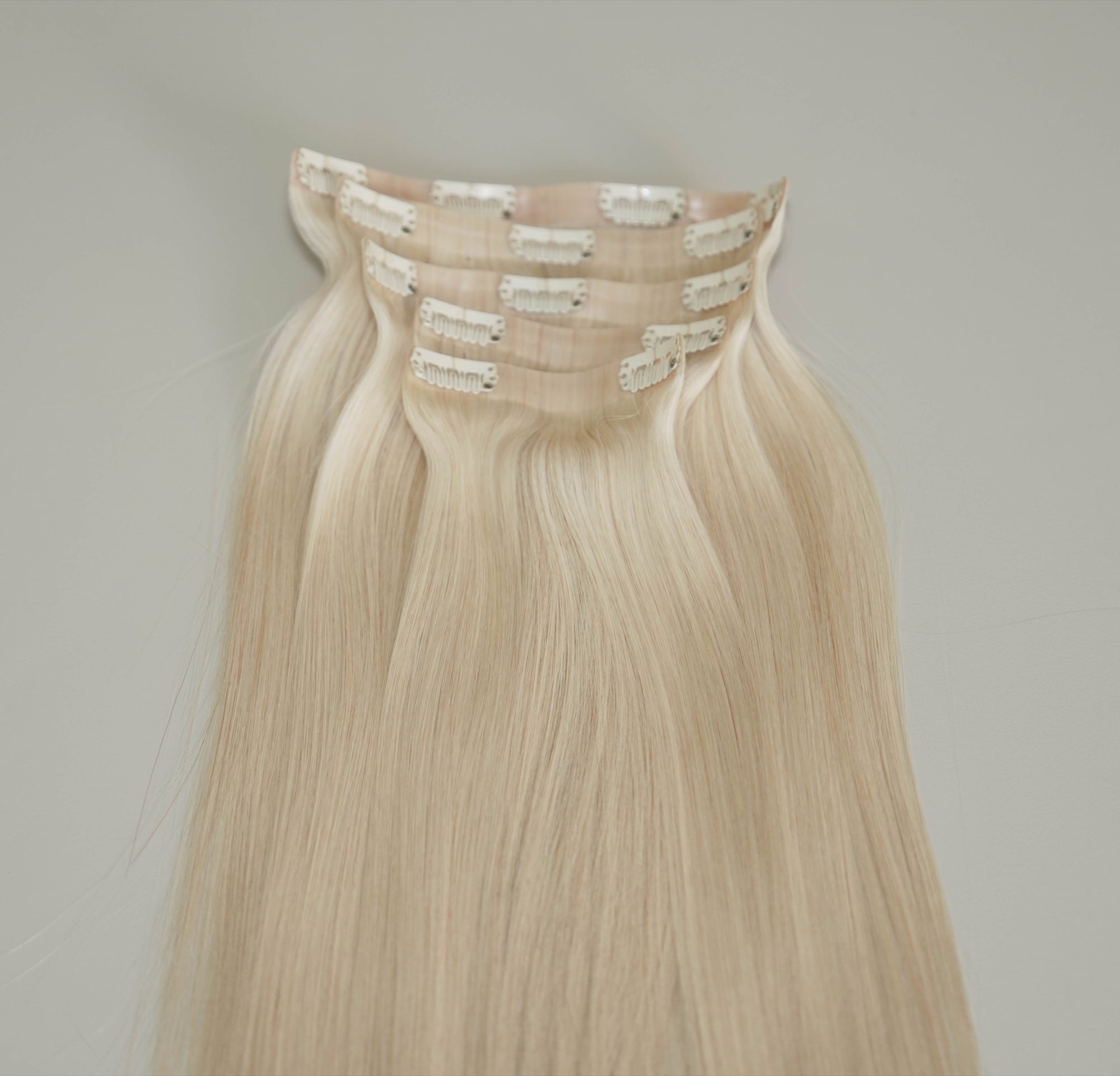 clipin Light Blonde 22 18in
